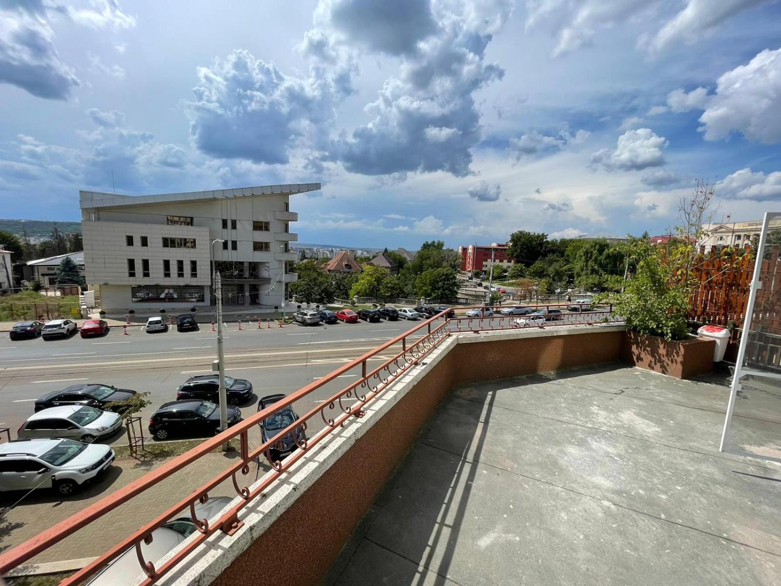 Propriete Ten - Close To University, Hospital And Downtown Ιάσιο Εξωτερικό φωτογραφία
